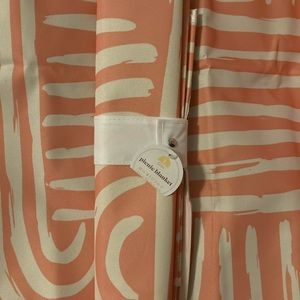 NWT!! Waterproof Pink Picnic Blanket